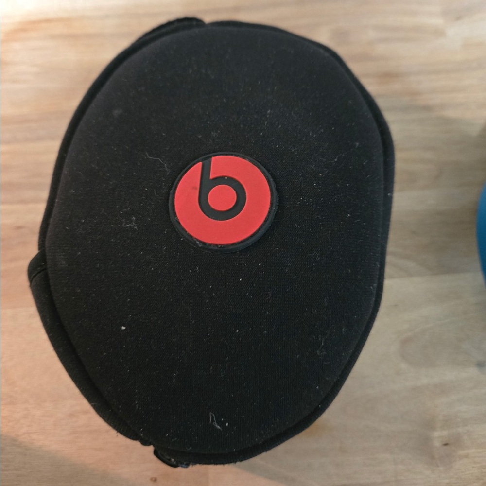 Beats by Dr. Dre Solo HD Wired On Ear Headphones Light Blue Kids
